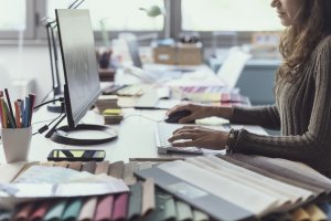 Ocho de las vacantes son de auxiliar administrativo.