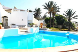 Una de las casas de lujo más caras de Almería se ubica en Almerimar.