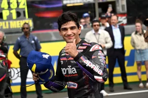 Jorge Martín de nuevo gana la carrera sprint.