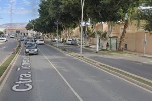 Carretera de Torrecárdenas a su paso por Villa Inés y La Fuensanta.
