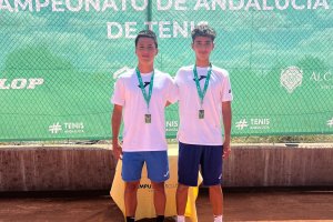 Alejandro Hernández y Alberto Hernández, campeones de Andalucía de dobles.