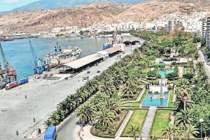 Vista de la zona del Parque y el puerto en 1976. Fueron años caóticos, marcados por el deterioro de sus instalaciones
