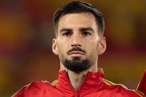 Álex Baena no tiene techo en el fútbol. Ahora, va a por un Mundial con España.