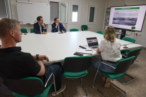 Visita al centro de trabajo de la empresa Ramiro Arnedo, S.A.