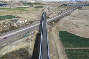 Plataforma ferroviaria de alta velocidad.