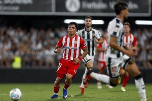 Nico Melamed despertó al Almería y fabricó una gol que puede valer al Primera.