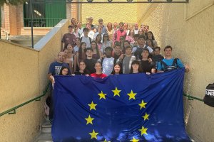 Visita de dos centros formativos al centro de Europe Direct Almería
