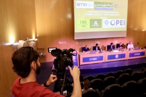 La jornada se ha desarrollado en formato híbrido, presencial y on line. En la imagen, un momento de la inauguración.