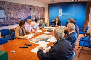 Reunión con constructores y promotores en el Ayuntamiento de Roquetas de Mar.