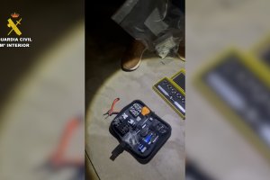 Material incautado por la Guardia Civil.