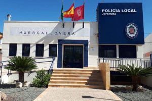 Imagen de la fachada de las dependencias de la Policía Local y Policía Nacional de Huércal-Overa.