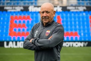 Claudio llegó de puntillas para entrenar al filial y ha subido al primer equipo.