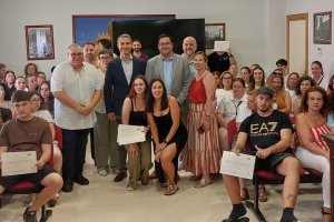 La Junta refuerza en Tabernas la formación en atención sociosanitaria, gestión administrativa y promoción turística e información al visitante.