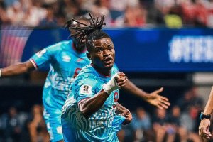 Cipenga no ha aterrizado en el Almería y llueven las ofertas.