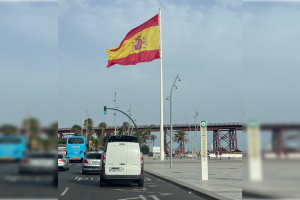 Bandera del Puerto de Almería, segunda más grande de Andalucía y primera de la provincia.