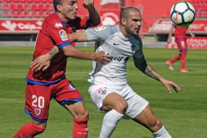 El Almería de blanco en Los Pajaritos ante el Numancia en la temporada 2017-2018.