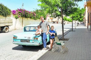 El Paseo de Versalles en 1964, con la tapia de la terraza Imperial repleta de buganvillas y de jazmineros.