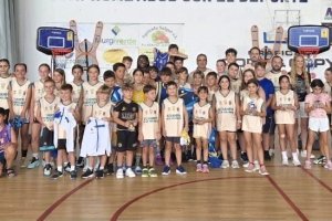El VIII Campus de Verano del CB La Mojonera concluye un mes repleto de deporte, formación y máxima diversión.