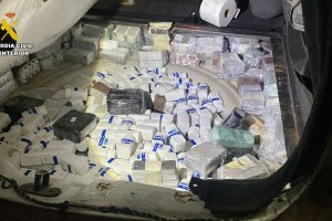 Los medicamentos estaban ocultos en un doble fondo de un vehículo