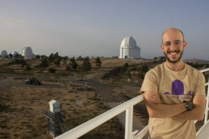 Fernando Tinaut, astrónomo del Calar Alto que ha dado su nombre a un asteroide.