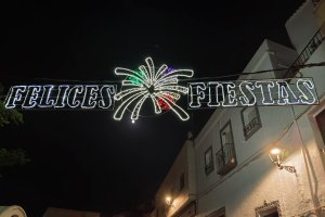 Decoración de luces en las calles de Abla