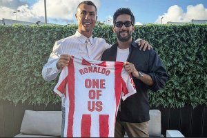 Cristiano Ronaldo y su socio y presidente del Almería Mohammed Al-Khereiji.
