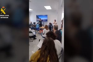 Formaciones de la Guardia Civil para sanitarios
