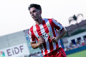 Sergio Arribas (24 años), puede dejar el Almería este verano si llega esa gran oferta de 20 millones de euros que pide Al-Khereiji.
