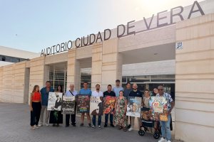 Concejal de Cultura Antonio Soler con los representantes de las diferentes funciones.