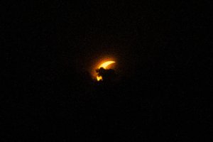 La nube impidió que los almerienses disfrutaran del eclipse en su máximo esplendor.