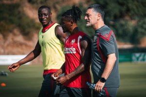 Lopy con Cipenga y García Pimienta en el stage de Marbella.