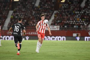 Dzodic no se corta a la hora de apuntar a la portería rival.