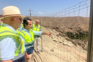 Visita del consejero a las obras de Alhama.