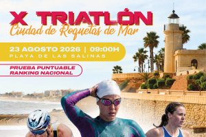Roquetas de Mar reúne a más de 500 atletas en el décimo aniversario de su triatlón.