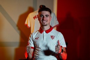 Adrià Pedrosa no cuenta para el Sevilla tras la llegada de Julio Díaz.