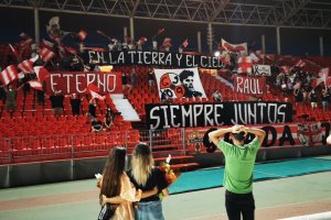 Imagen de uno de los primeros homenajes a Raúl en el primer aniversario de su trágico fallecimiento.