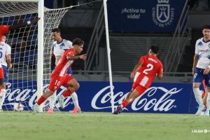 Hace dos temporadas, también en la segunda jornada, ganaba el Almería en Tenerife.