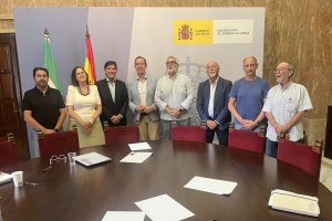 Reunión de la Mesa del Tren de Almería con Sergio Bueno, número dos de Renfe, y José María Martín, subdelegado del Gobierno de España en Almería.