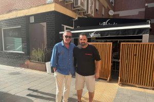 Carlos Herrera, este jueves de Feria, junto a José Antonio Belmonte, 'Gorri', a las puertas de La Salada.