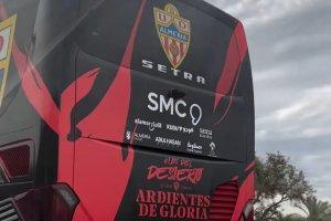 El nuevo autobús del Almería ya está en Barcelona: así es su espectacular cambio.