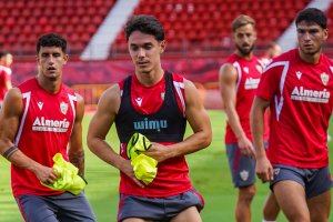 Sergio Arribas inició el entrenamiento de este jueves con el grupo. Fue a puerta cerrada en el Mediterráneo.
