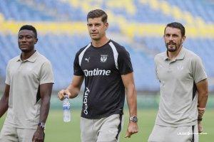 Soko llegando al estadio de Gran Canaria donde firmaría una destacada actuación.