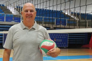 Axel Mondi atendió a La Voz de Almería y Cadena SER para hablar del voleibol, de su vida y de la familia.
