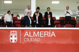 Pepe Bonillo lleva acumuladas muchas horas de vuelo en el palco del Almería.