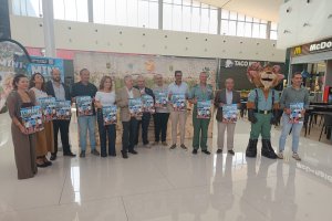 Foto de familia de la presentación de la VIIº edición de la Mini Desértica.