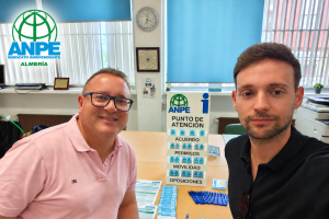 Representantes de ANPE Almería en la sede del sindicato