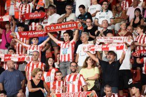 El Almería tiene una afición muy fiel que nunca falla.