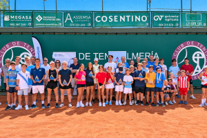 Más de un centenar de jugadores, empresas y familias convierten el Torneo ALTEA en una gran fiesta del deporte solidario.