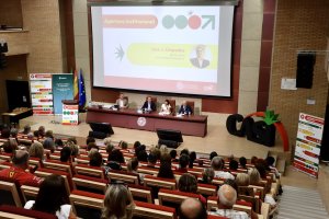 El Auditorio de la Universidad de Almería, durante la inauguración este jueves de la jornada sobre sostenibilidad empresarial en el sector agrícola CASI-UAL.