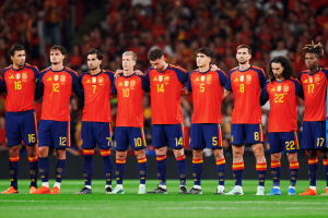 Pubill luciendo el 12 de La Roja en el partido del estreno de la segunda estrella.